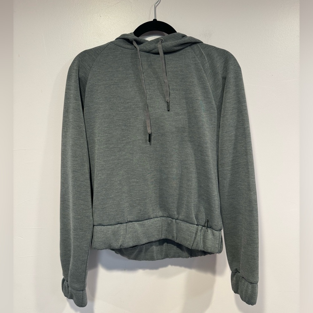 Grey mondetta sweatshirt